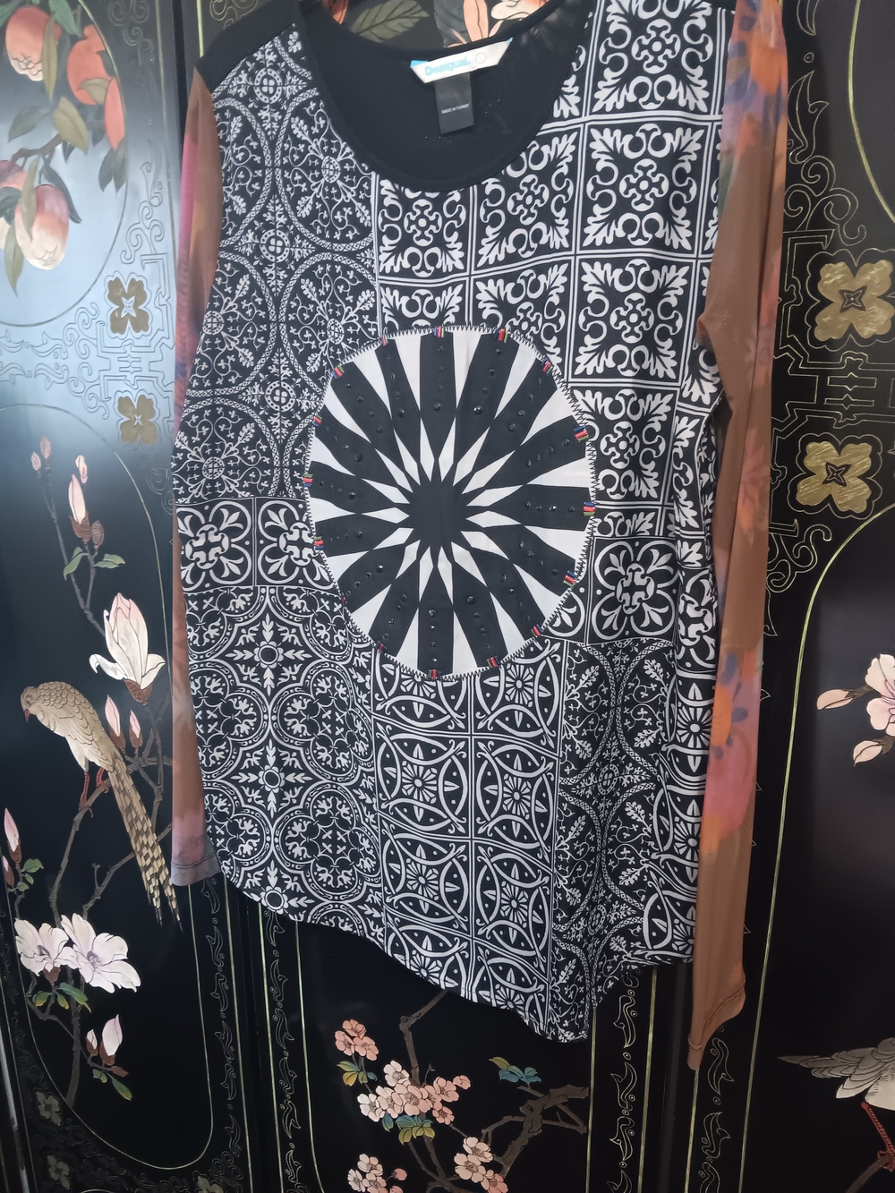 Desigual Black & White Mosaic Medallion Top with Sheer Sleeves - Picture 5 of 8
